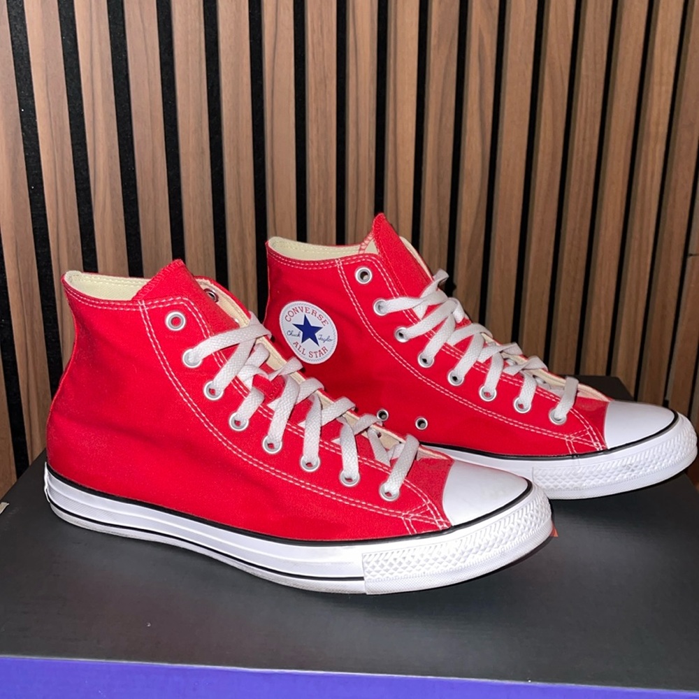 Red Hi-Top Chuck Taylor All Star / Men’s 10.5 - Women 12.5